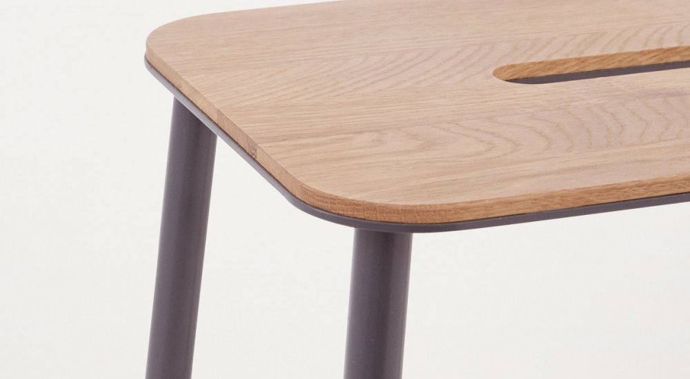 Frama - mrket bag blandt andet hylden Shelf og skamlen Adam!