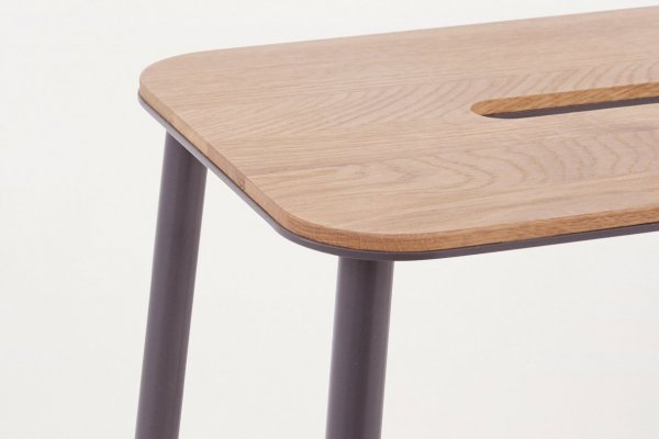 Frama - mrket bag blandt andet hylden Shelf og skamlen Adam!