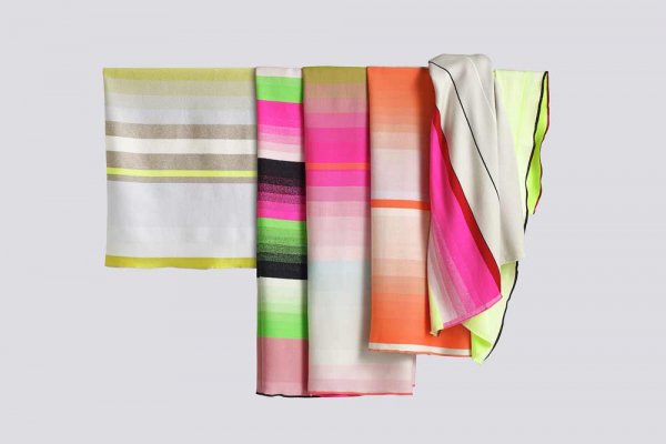 HAY - Dejlige blde plaider med power farver!