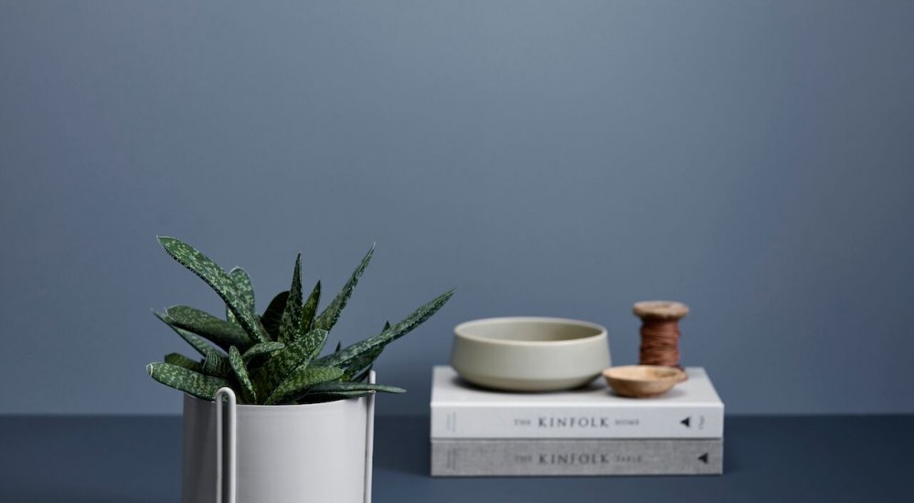 Woud - Pidestall flowerpot