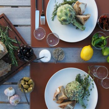 Dkkeserviet i lder 47x34cm - cognac med hvide syninger