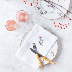 Flora servietter i flagdug 6 stk - broderede blomster 