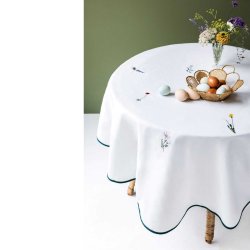 Flora dug i flagdug rund - broderede vilde blomster 