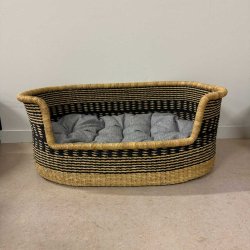 Hundekurv i naturflet med pude - natur/sort