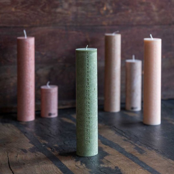 Kalenderlys i olivenvoks 6cm - hazelnut/hazelnut