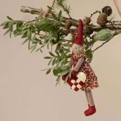 Maileg kravlenisse med magneter - pige i grblomstret kjole