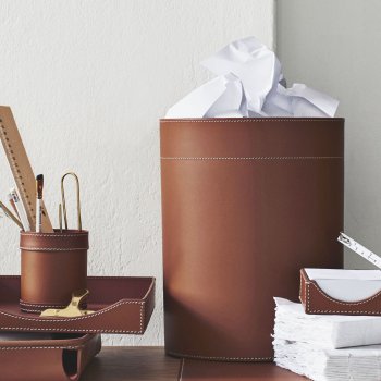 Papirkurv i genbrugsl�der - cognac med hvide syninger