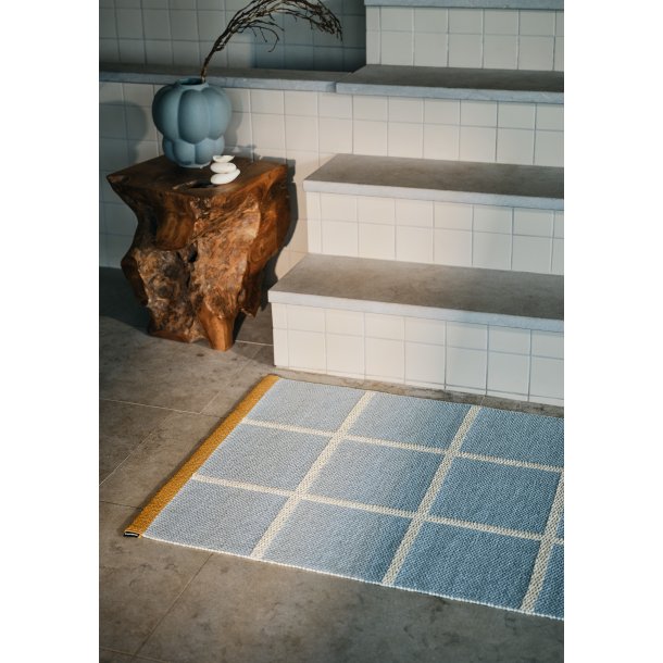 Pappelina Criss Pop mtte 70x100 cm - blue fog/vanilla/ochre