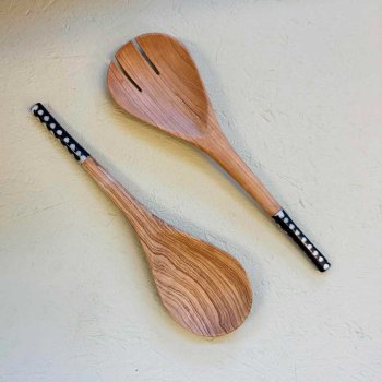 Salatbestik i valnddetr med skaft af koben